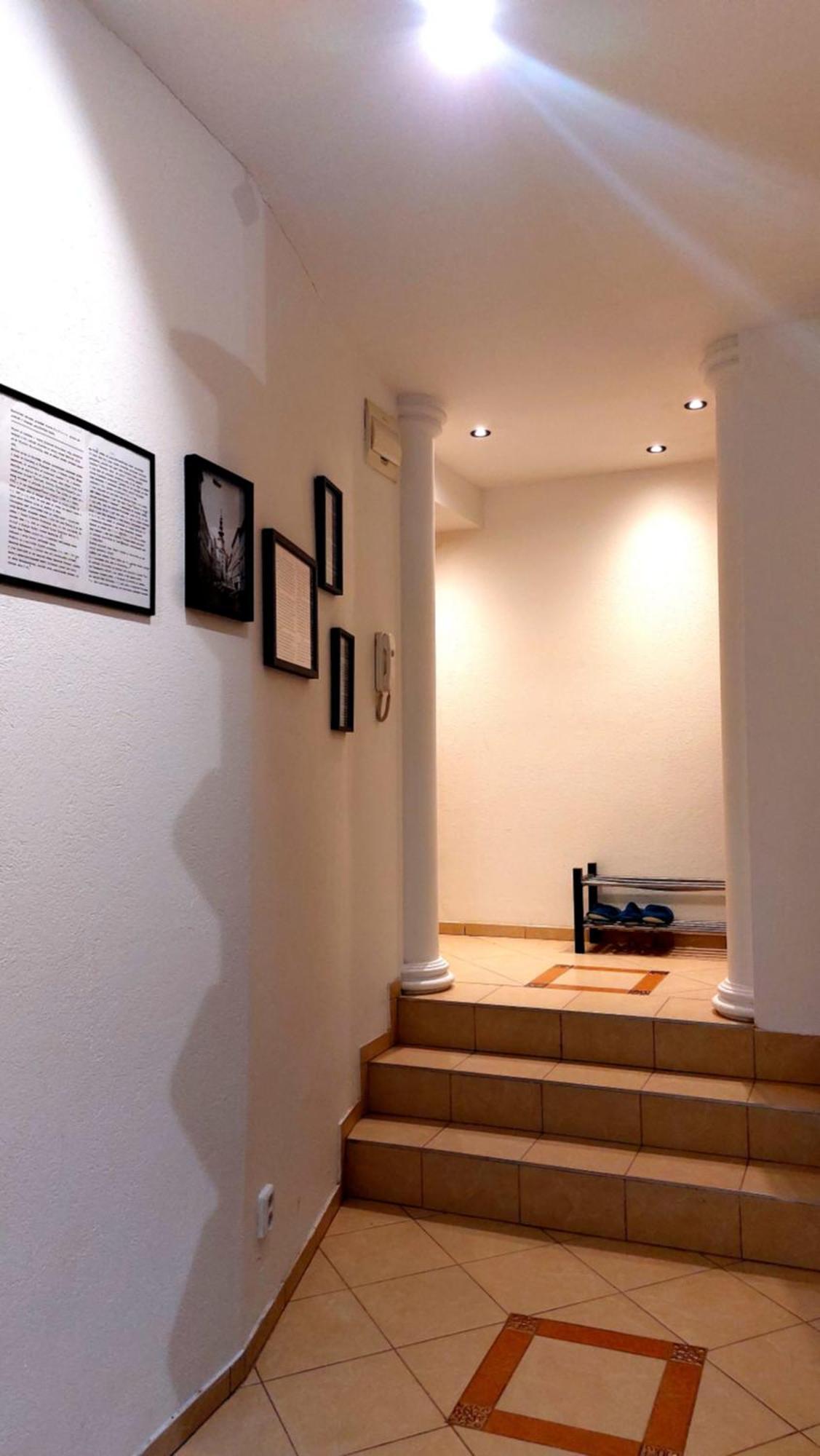 Michael'S Gate Large Apartment In A 15Th-Century Building, Old Town Bratislava Exterior photo