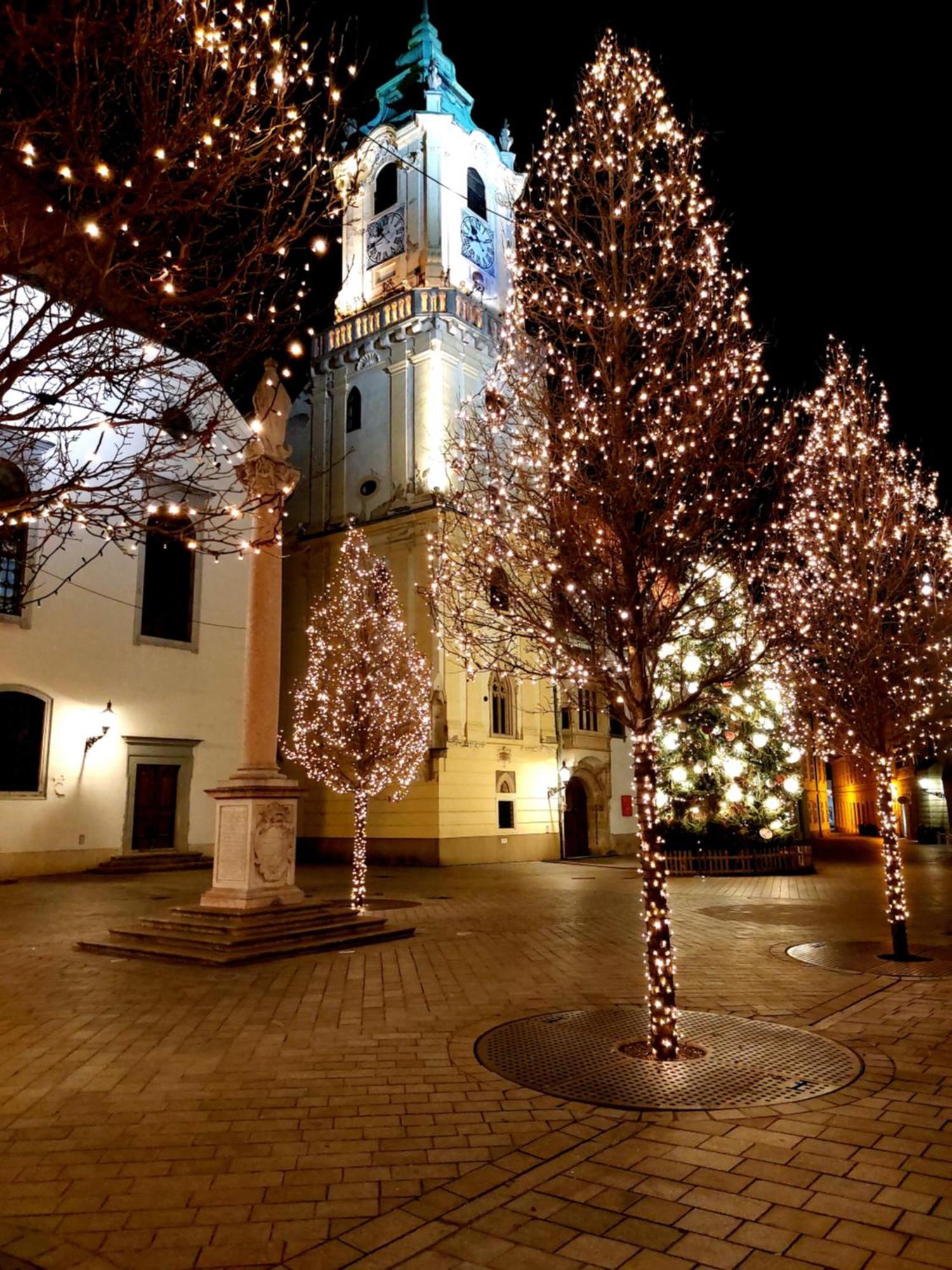 Michael'S Gate Large Apartment In A 15Th-Century Building, Old Town Bratislava Exterior photo
