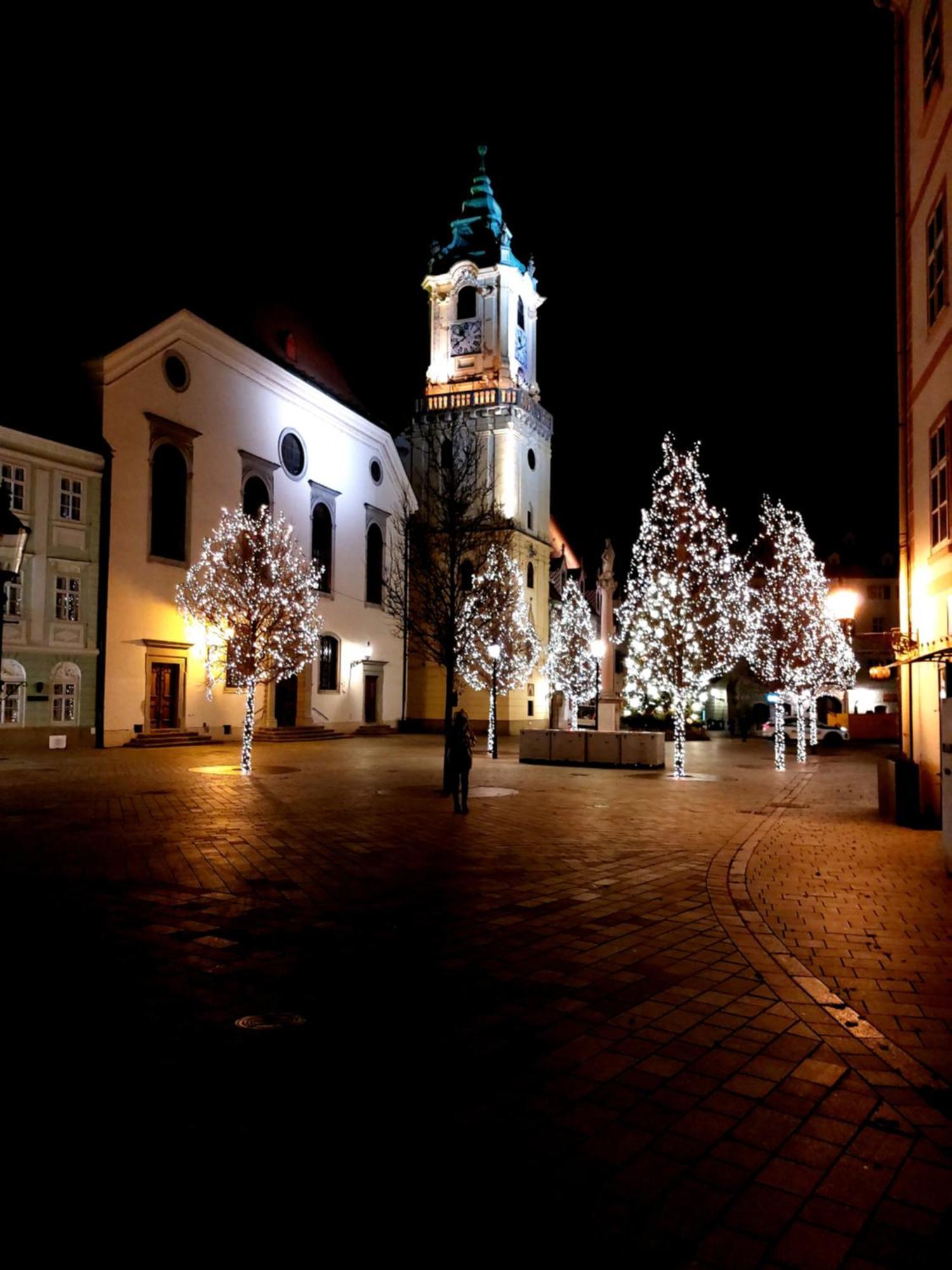 Michael'S Gate Large Apartment In A 15Th-Century Building, Old Town Bratislava Exterior photo